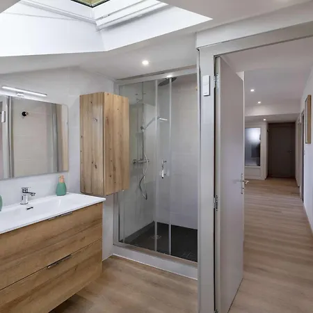 Grand Refait à Neuf Près De La Avec Wifi Et Parking - Fr-1-4-710 *