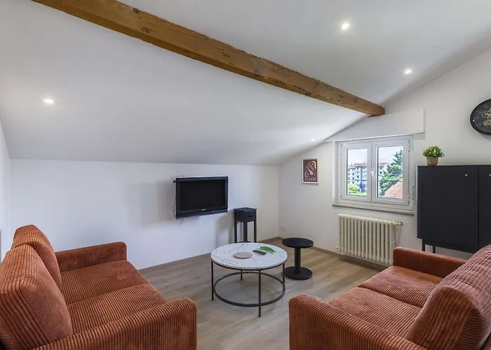 Grand Refait à Neuf Près De La Avec Wifi Et Parking - Fr-1-4-710