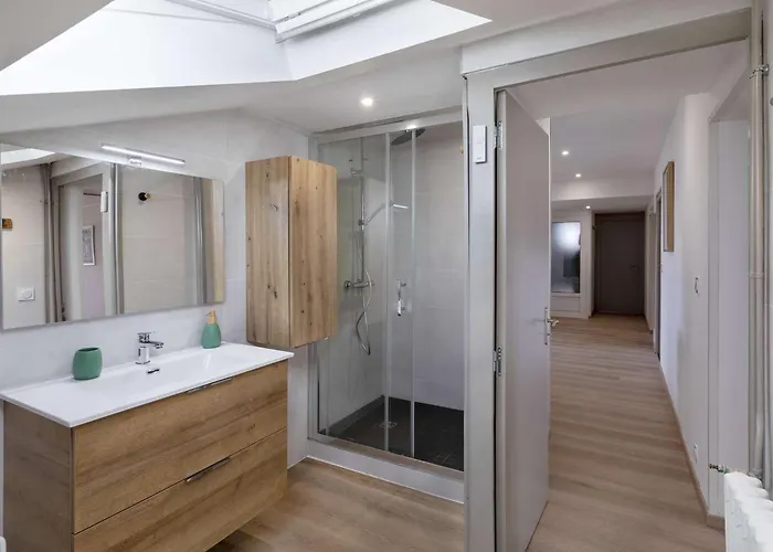 Grand Refait A Neuf Pres De La Avec Wifi Et Parking - Fr-1-4-710 *